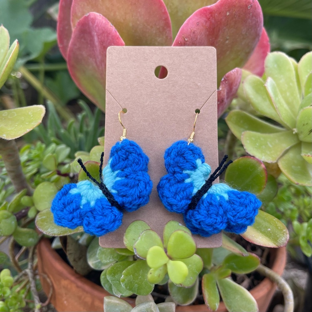 🎉HP🎉Handmade Crochet Blue Butterfly Earrings - Picture 1 of 2